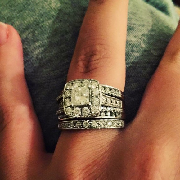 SOLD!!!! Wedding Set 💖💖 - Picture 1 of 6